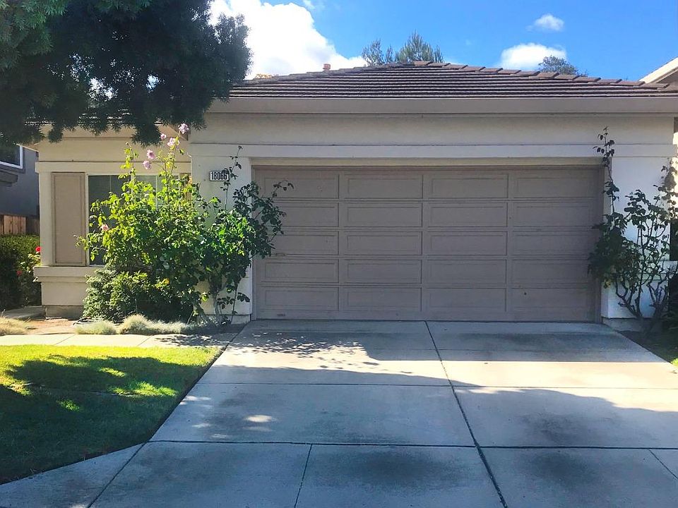 1st image of 18066 Stonehaven Dr