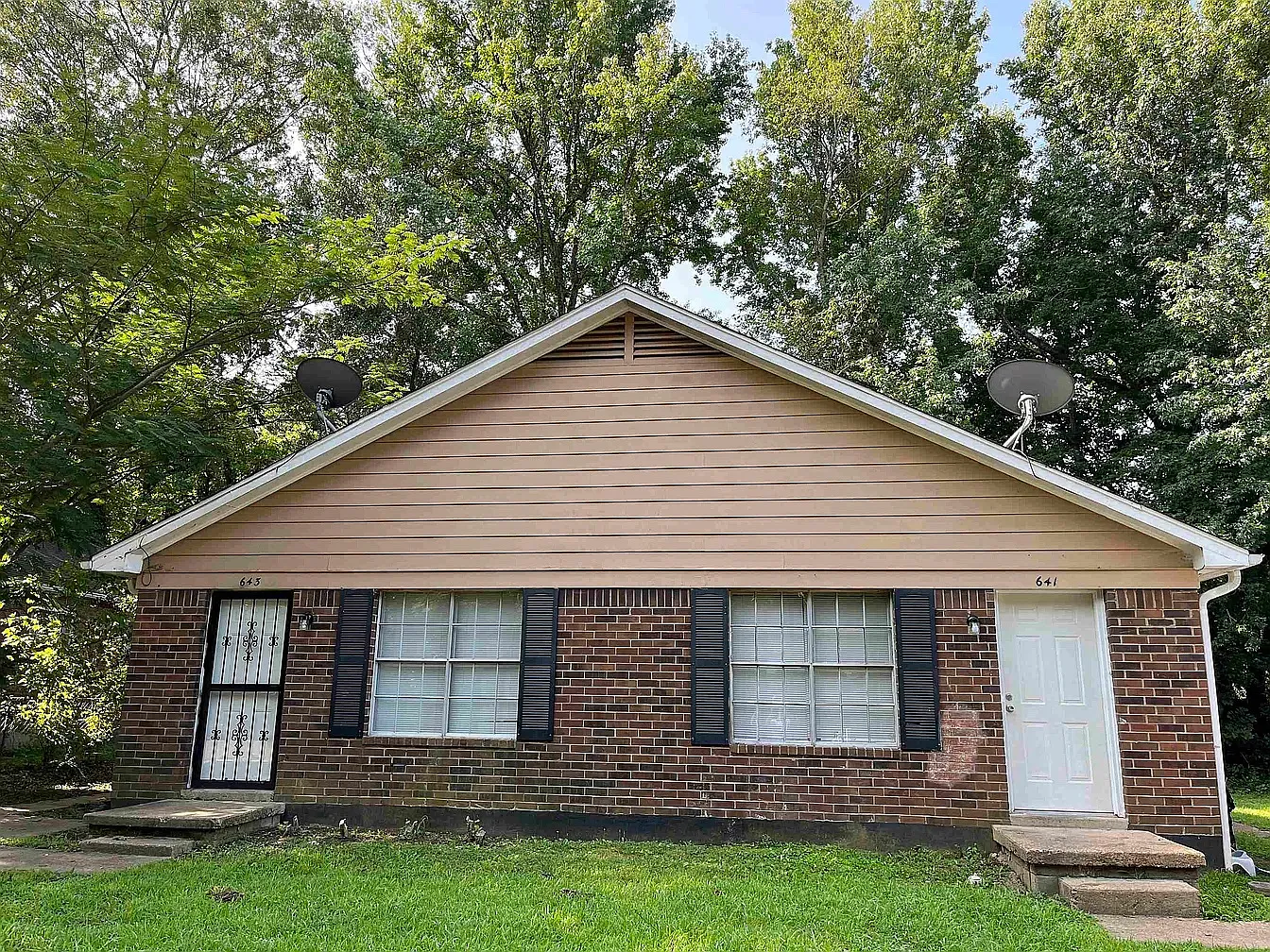 2 bed, 900 sqft, $650 — Photo 1