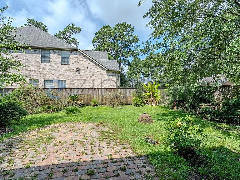 14911 Oxford Way — Photo 43