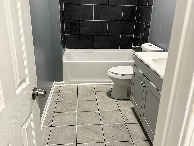 6100 Greenleaf Ct SW #6100 — Photo 9