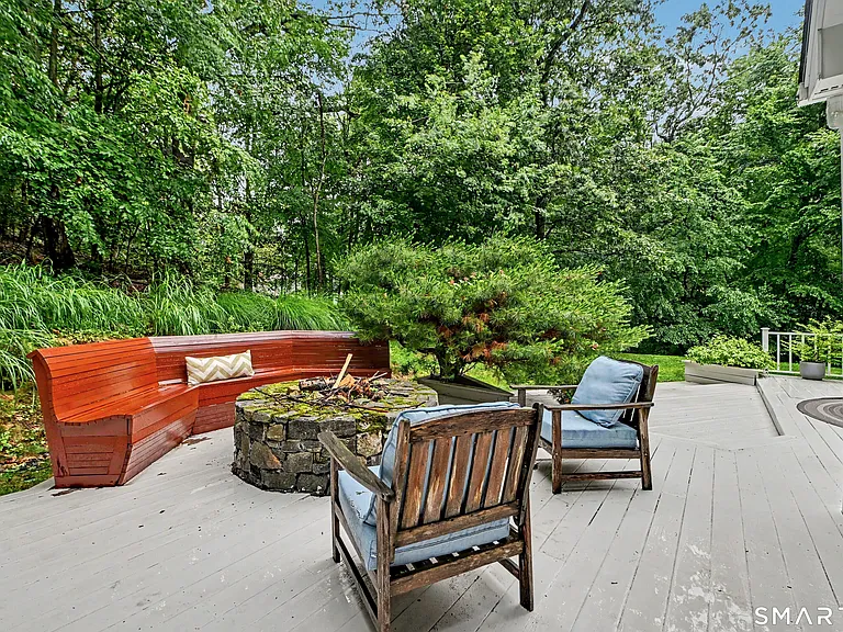 91 Raymond St — Photo 35