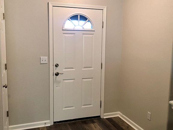 2nd image of 1307 Chichester Dr