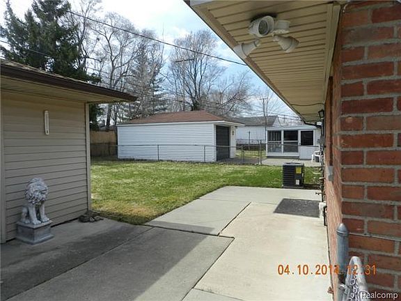 2nd image of 24645 Annapolis St