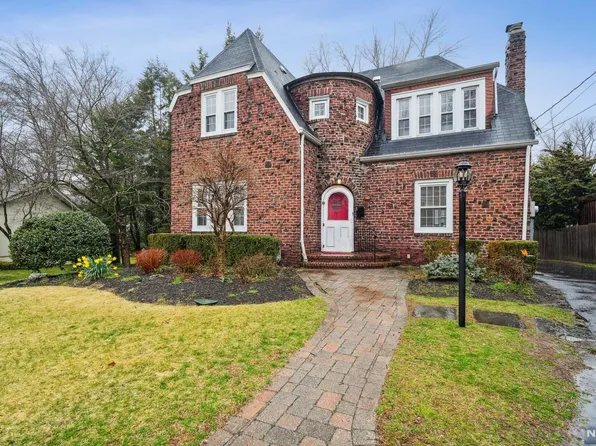 143 Holland Ave, New Milford, NJ 07646
