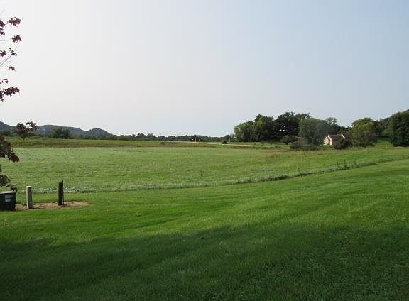 4th image of 23 White Trl
