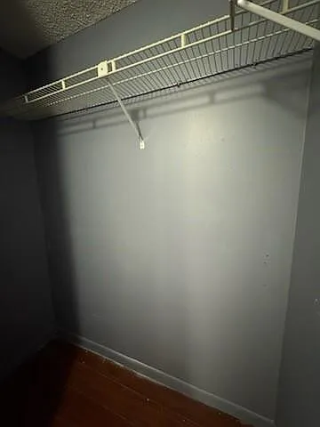 1 bed, 1.5 bath, 695 sqft, $1,550 — Photo 2