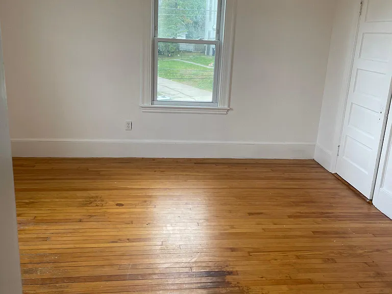 16 Crescent St #2 — Photo 9