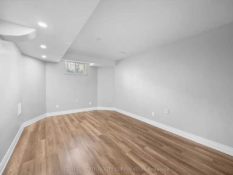 86 Breeze Dr — Photo 28