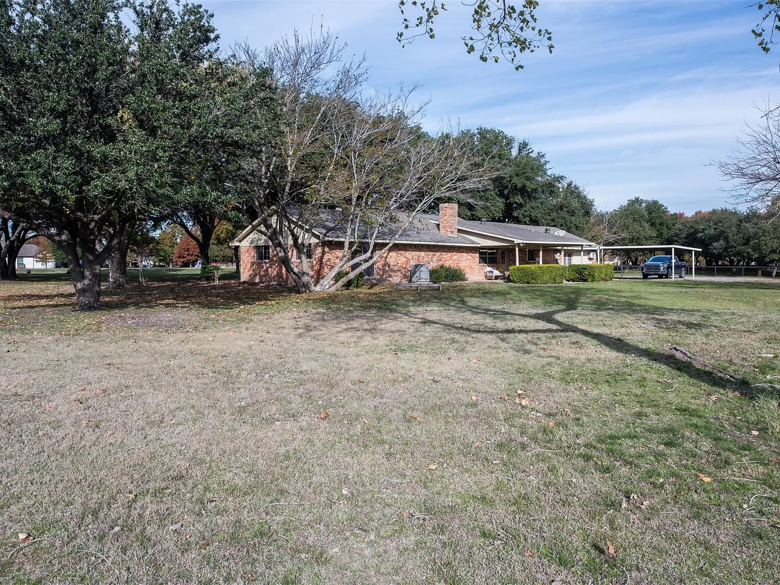 3 bed, 2142 sqft, $3,100 — Photo 2