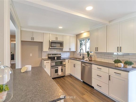 5th image of 1219 121st Ave SE