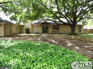 2532 Skyline Dr, Waco, TX 76710