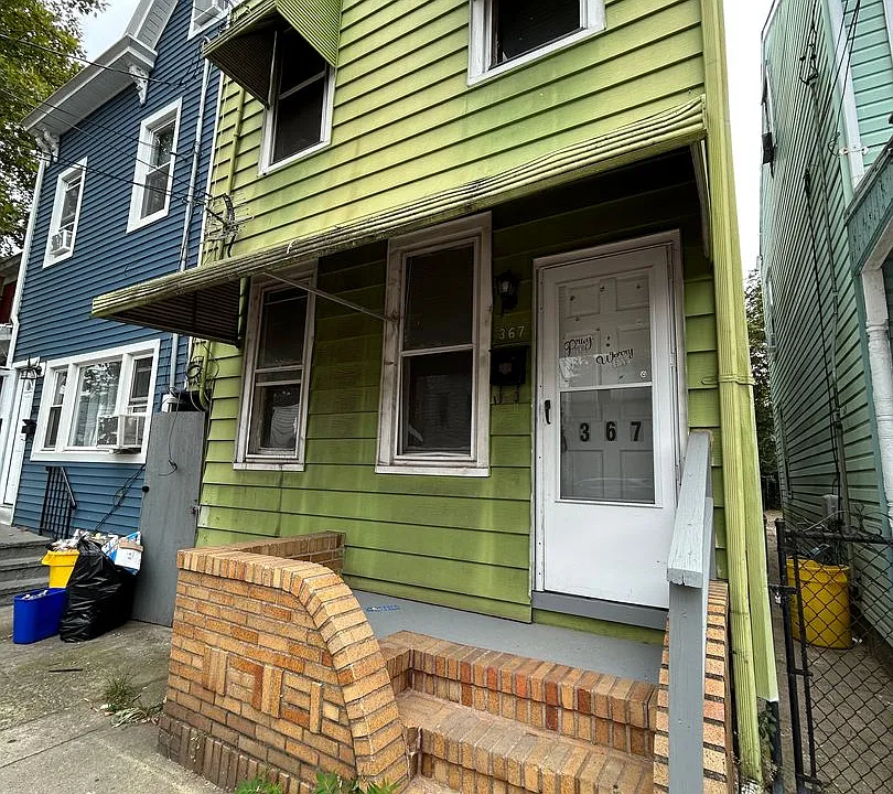 367 Hewitt St