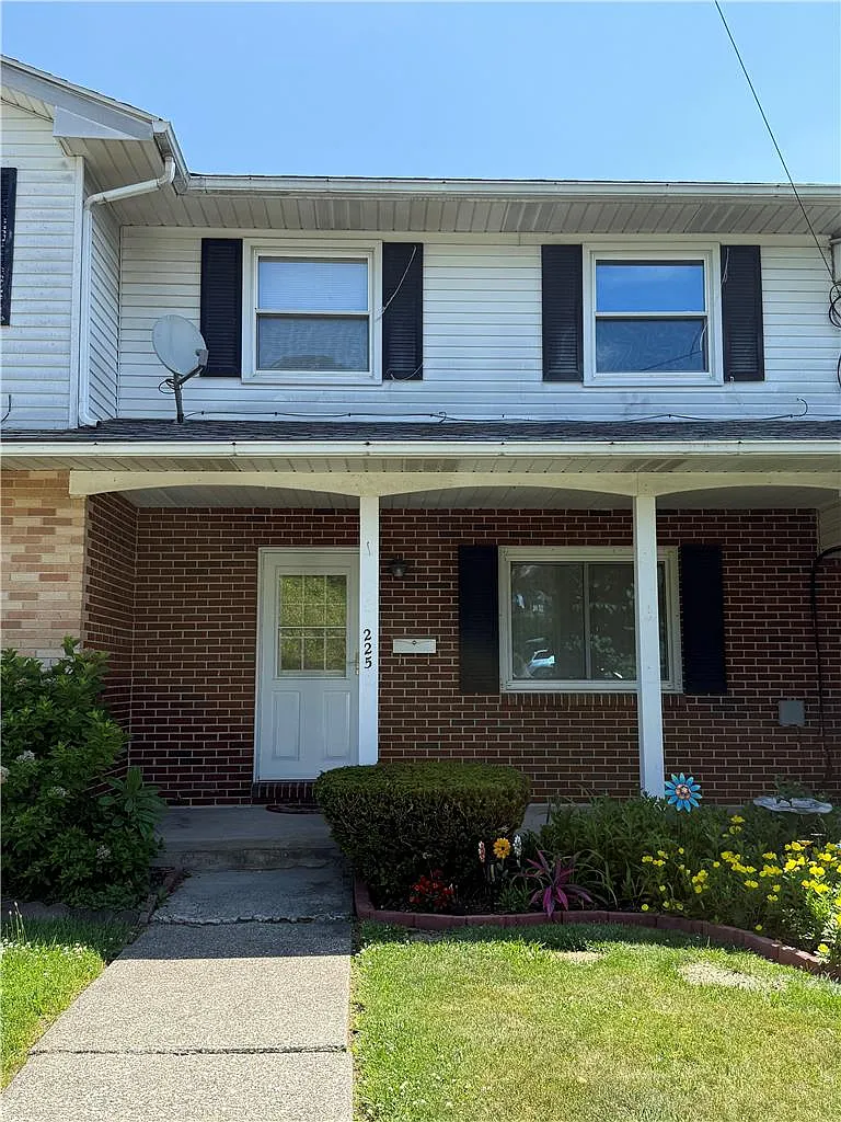 3 bed, 1.5 bath, 1120 sqft, $1,750 — Photo 1