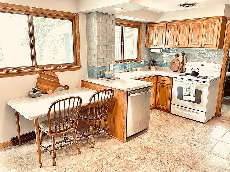 Kitchen, tiled, backsplash 