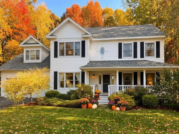 54 Muirfield Road, Burlington, VT 05408