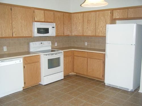 4th image of 210B Dale Earnhardt Dr