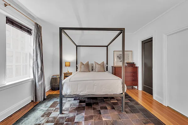 Sold by Douglas Elliman | media 4