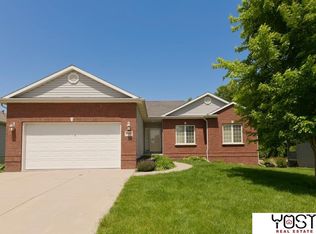 16408 Timberlane Dr, Omaha, NE 68136