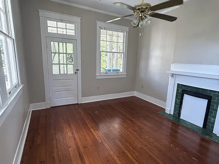 854-856 Roosevelt Pl — Photo 4