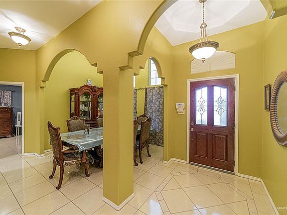 4th image of 5721 La Joya St