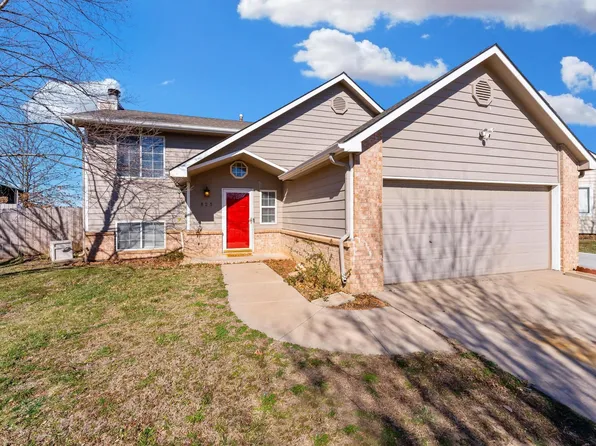 825 N Bay Country Cir, Wichita, KS 67235