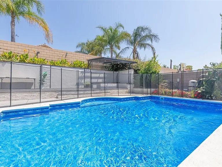 15736 Home Ct — Photo 29