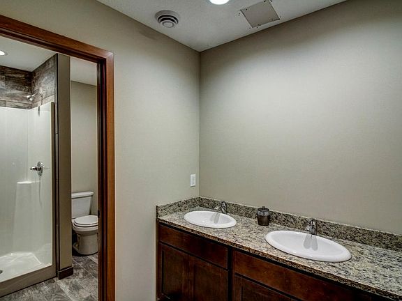 4th image of 1202 Como Ave SE #1
