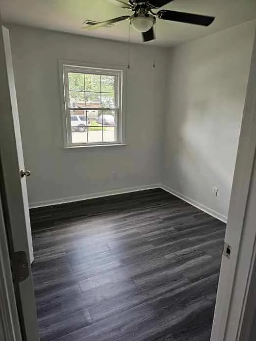 3 bed, 1000 sqft, $1,995 — Photo 3