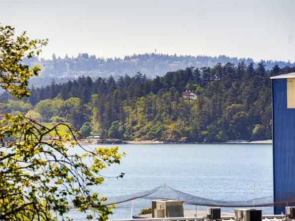 909 Admirals Rd #41, Esquimalt, BC V9A 2P1