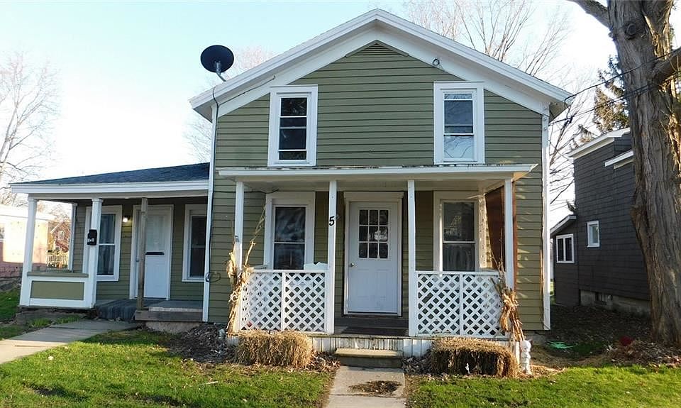 2nd image of 5 Cass St