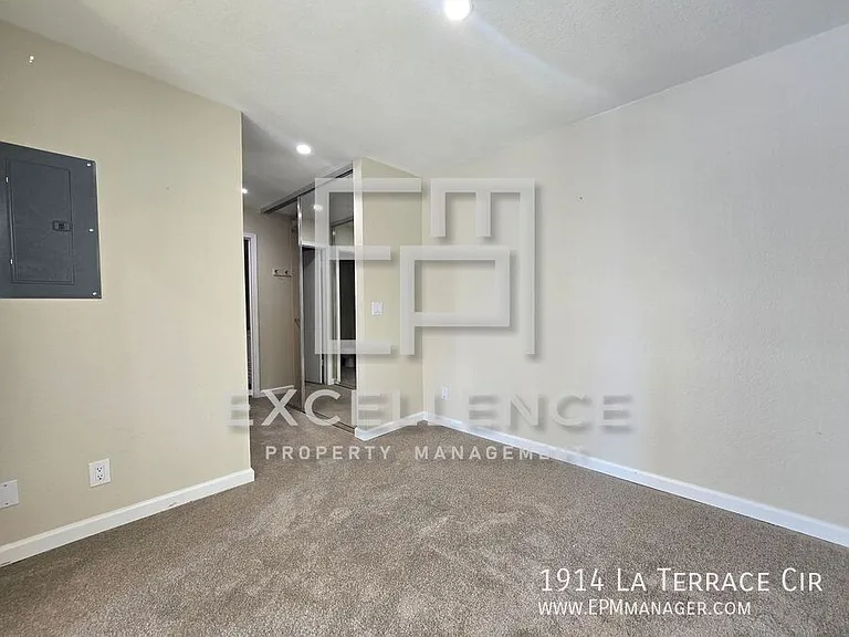 1914 La Terrace Cir — Photo 7