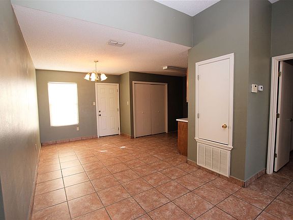 3rd image of 1050 Trent Dr
