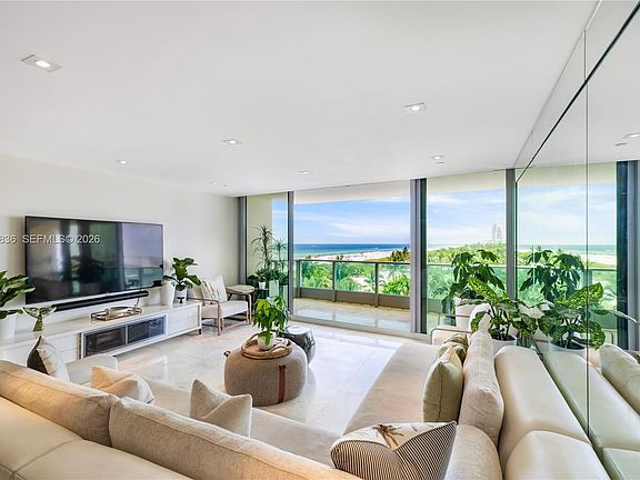 2nd image of 1455 Ocean Dr APT 703