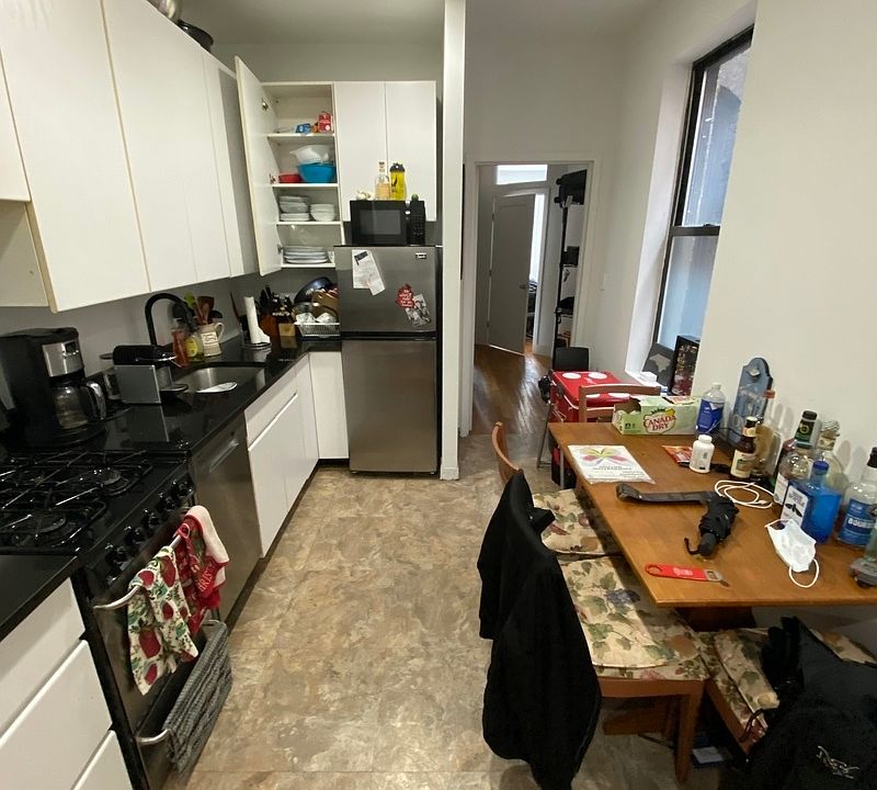 2nd image of 229 E 53rd St #4WW