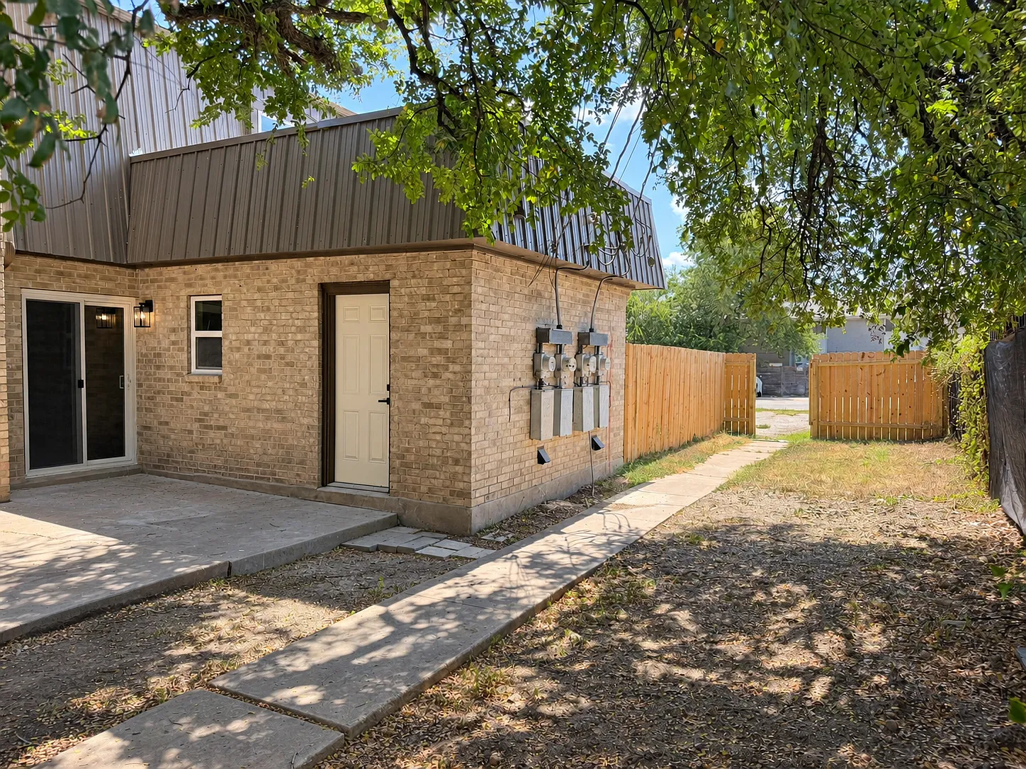 2904 Sweeney Ln — Photo 4