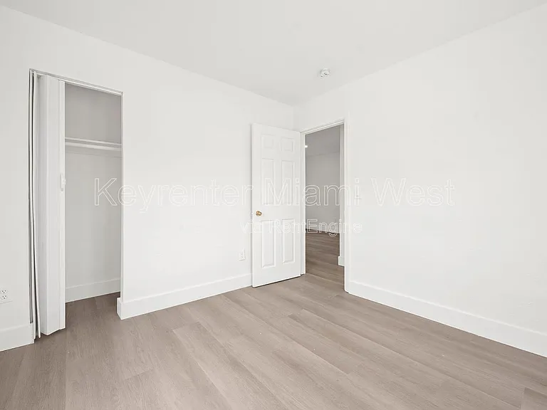 1245 NW 60th St #1 — Photo 22
