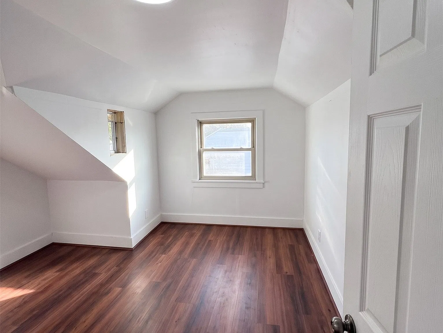 2 bed, 1.0 bath, 600 sqft, $1,000 — Photo 2