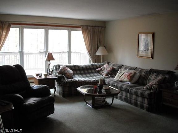 3rd image of 2745 Joseph St