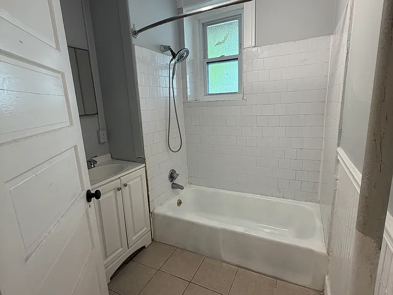15 Lynde St #5 — Photo 5