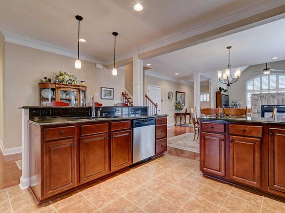 4th image of 8109 Villa Grande Ln