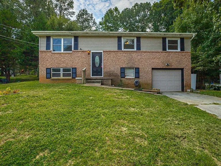 1364 Meadowood Dr — Photo 31