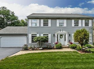 1915 Huntington Rd, St Charles, IL 60174