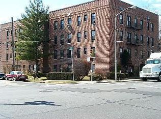 350 Merrick Rd #3, Rockville Centre, NY 11570