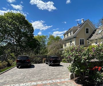 4th image of 15 Westminster Ave #1