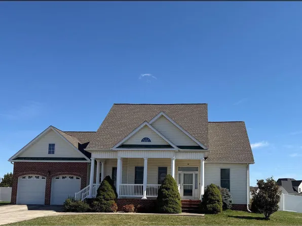 300 Clydesdale Dr, Stephens City, VA 22655
