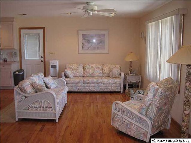 2nd image of 72 E Beach Way