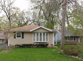 19539 W University Dr, Mundelein, IL