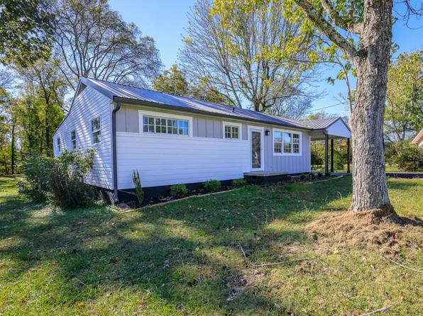 8 Roberts Dr, Fort Oglethorpe, GA 30742