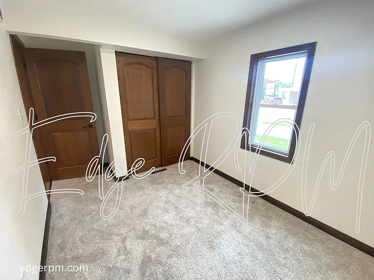 1028 Ansborough Ave — Photo 7