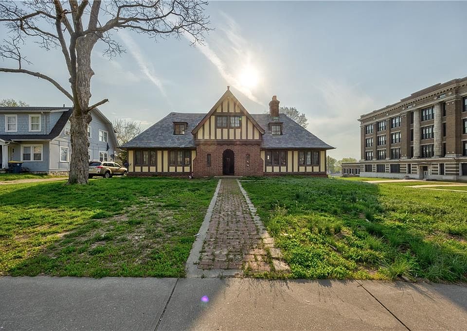 1st image of 345 Van Brunt Blvd